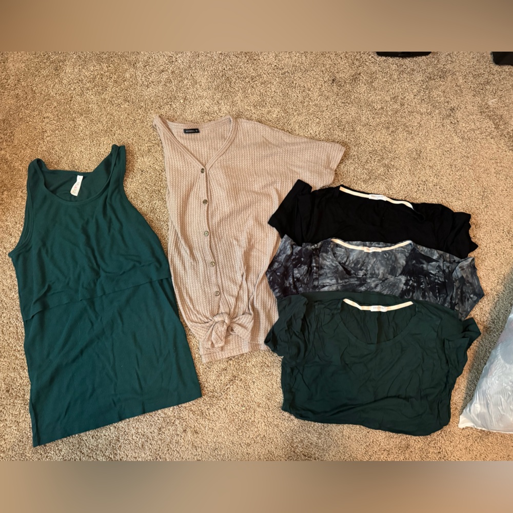 Breastfeeding friendly shirt bundle
